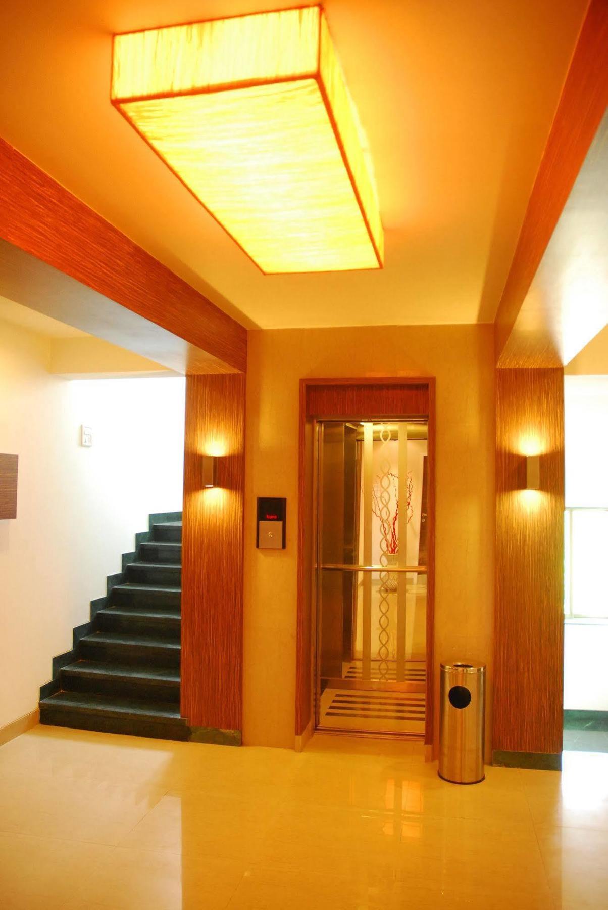 Hotel Mourya Residencia Thane Exterior foto