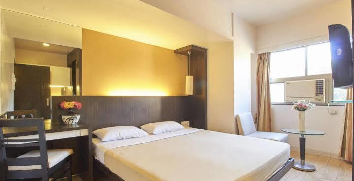 Hotel Mourya Residencia Thane Exterior foto